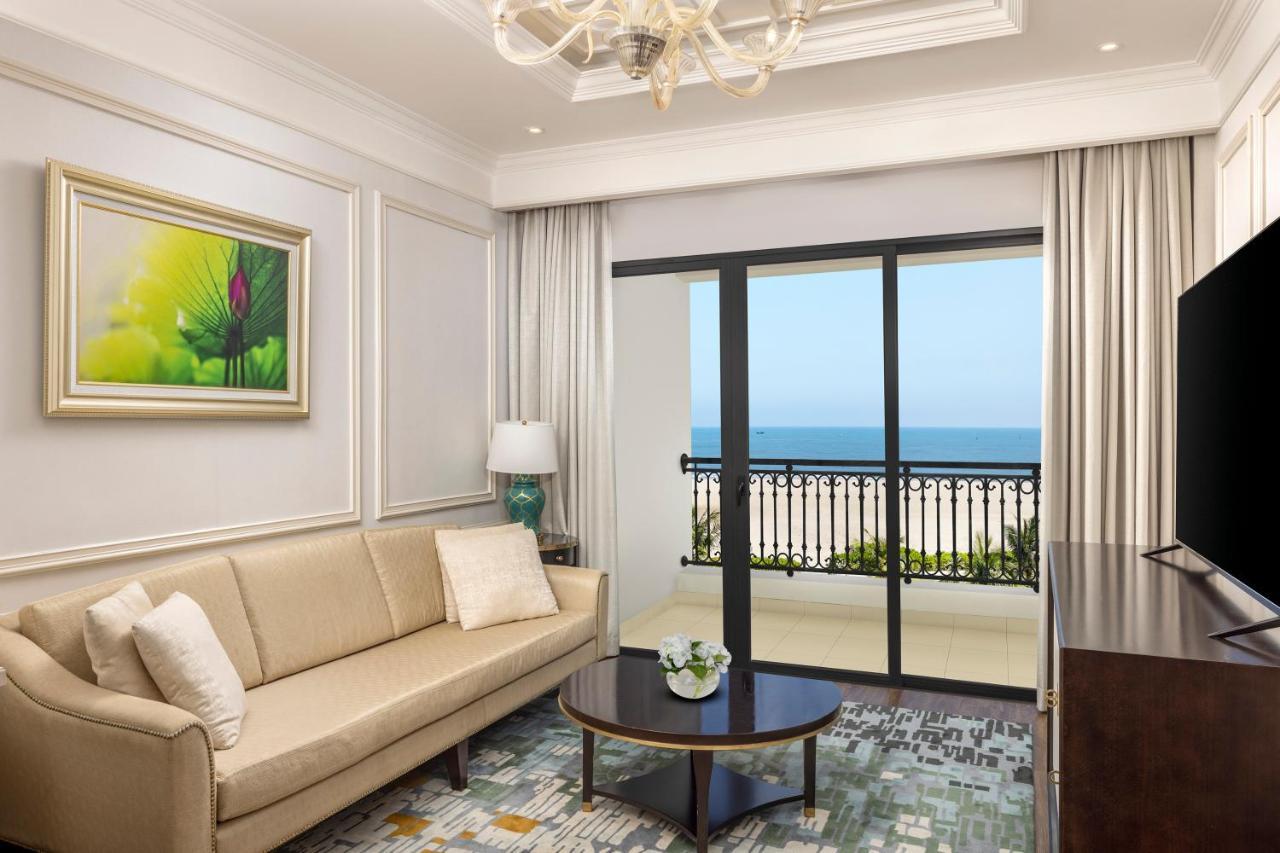 Melia Vinpearl Cua Hoi Beach Resort Кыало Экстерьер фото