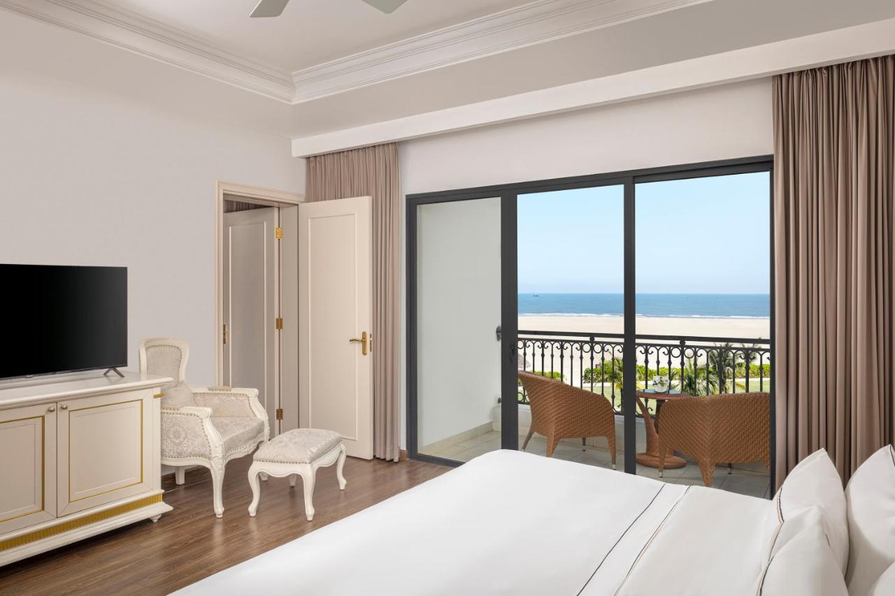 Melia Vinpearl Cua Hoi Beach Resort Кыало Экстерьер фото