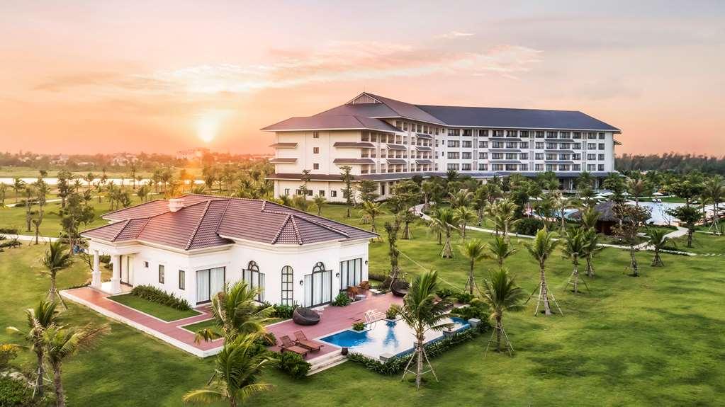 Melia Vinpearl Cua Hoi Beach Resort Кыало Экстерьер фото