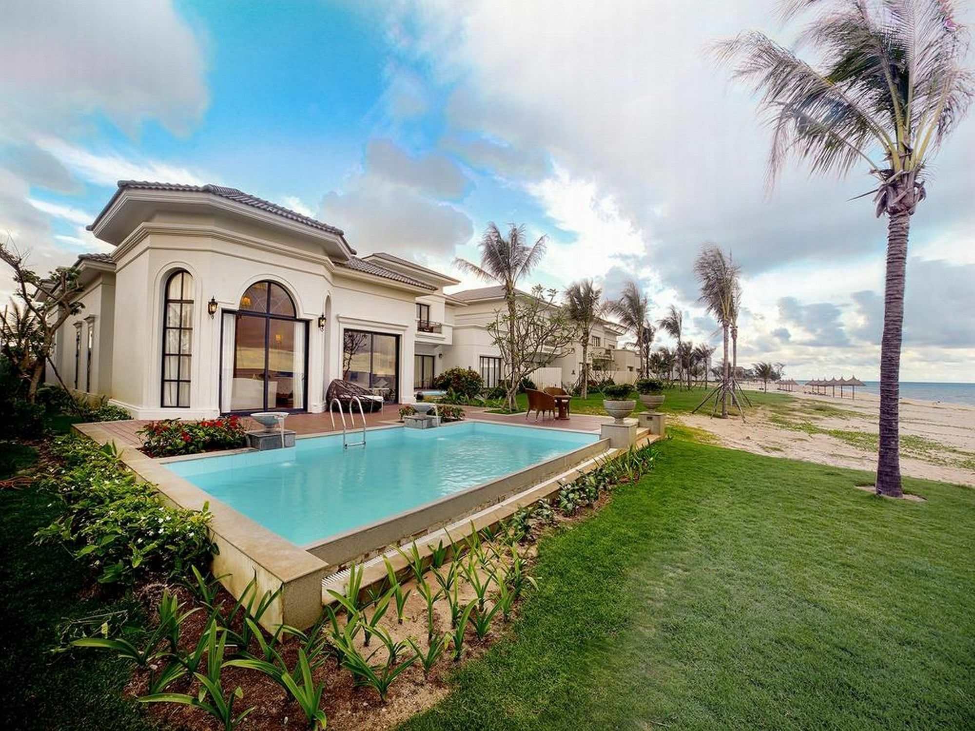 Melia Vinpearl Cua Hoi Beach Resort Кыало Экстерьер фото